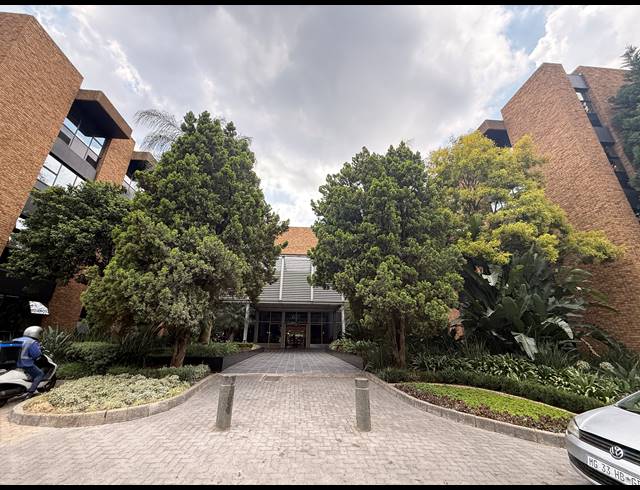 301M² OFFICE TO LET IN ROSEBANK
